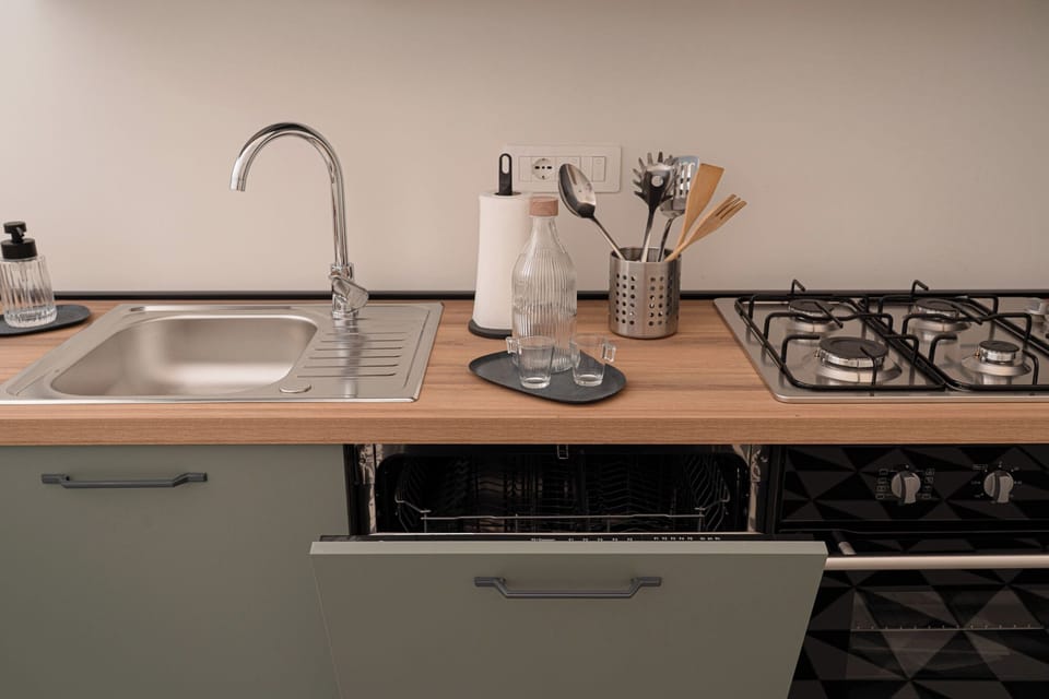 Apartment (5 Bedrooms) | Private kitchen | Espresso maker, oven, stovetop, dishwasher