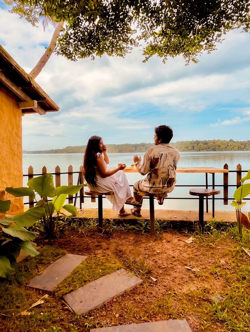 Romantic House, Lake View | Property grounds
