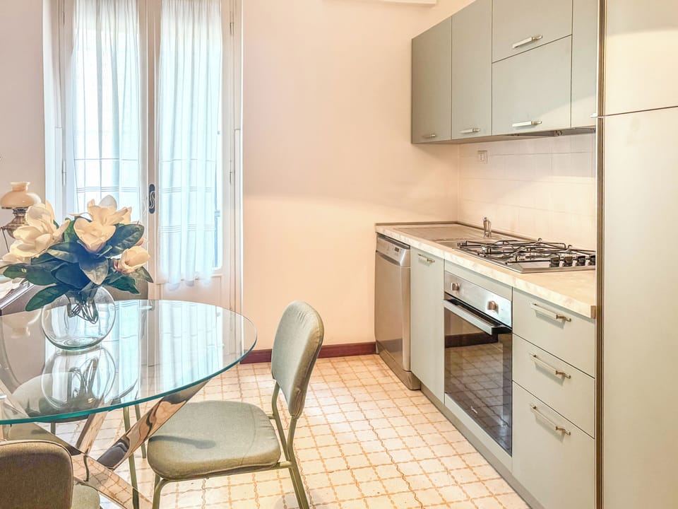 Apartment, City View | Private kitchen