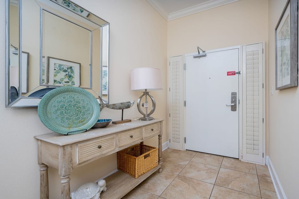 Condo, 3 Bedrooms | Interior