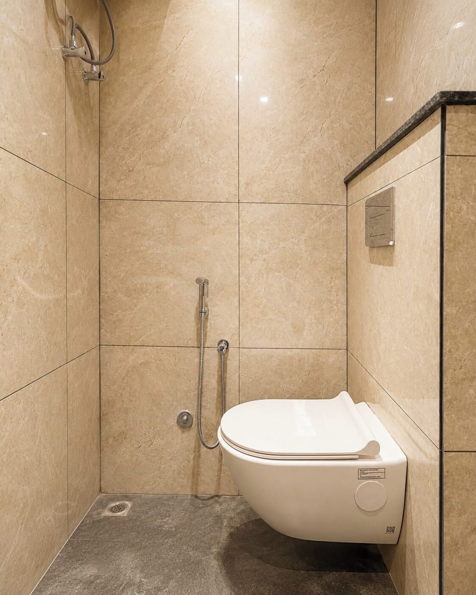Deluxe Twin Room, Balcony, Hill View | Bathroom | Shower, towels, soap, shampoo