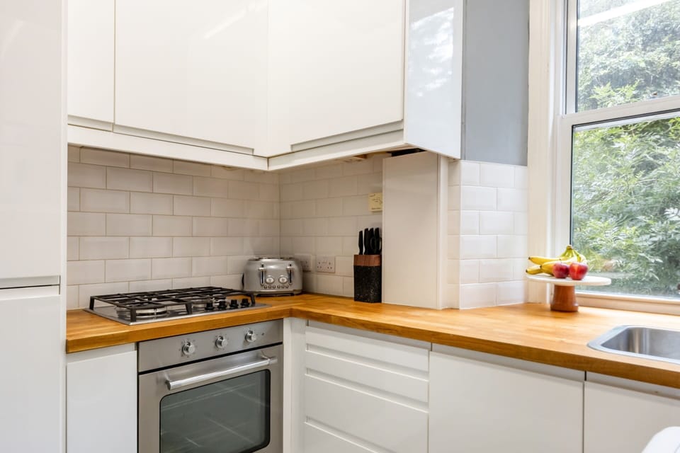 City Apartment, 2 Bedrooms, Non Smoking | Private kitchen | Coffee/tea maker, electric kettle, highchair, paper towels