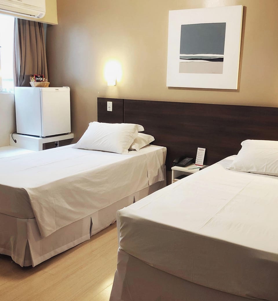 Standard Twin Room | Iron/ironing board (on request), WiFi (free)