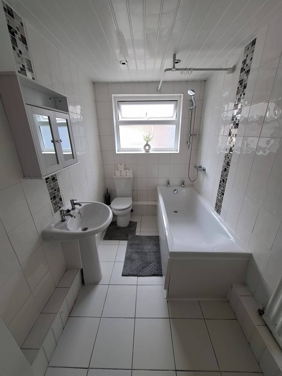 Alice Place 4BR Long-term Stay Parking, Wifi House in Sunderland