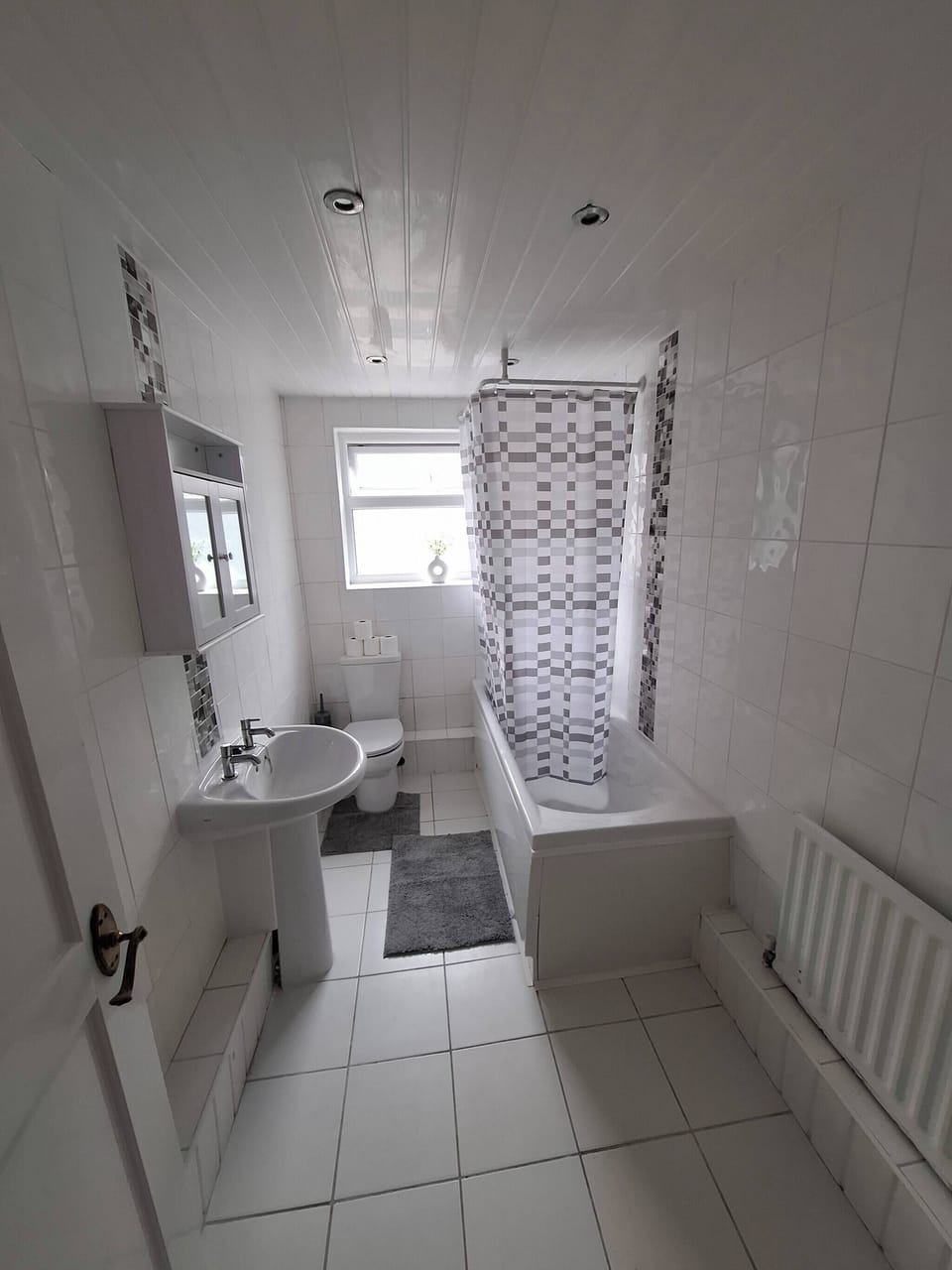 Alice Place 4BR Long-term Stay Parking, Wifi House in Sunderland