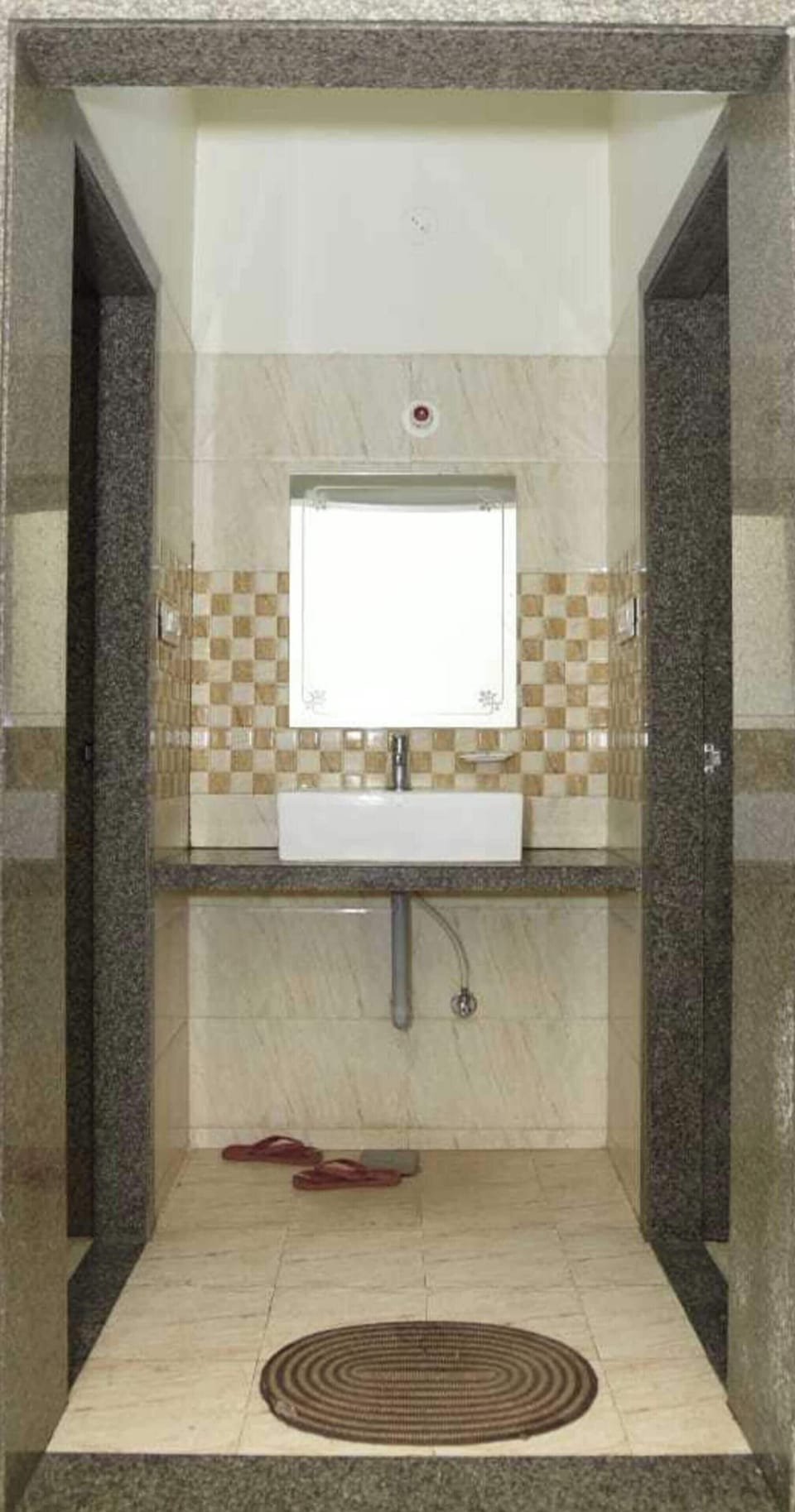 Triple Room | Bathroom | Shower, free toiletries, soap, shampoo