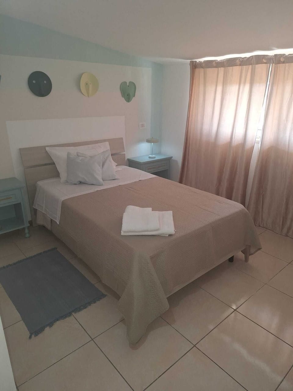 Single Room, Balcony, Hill View | WiFi (free)