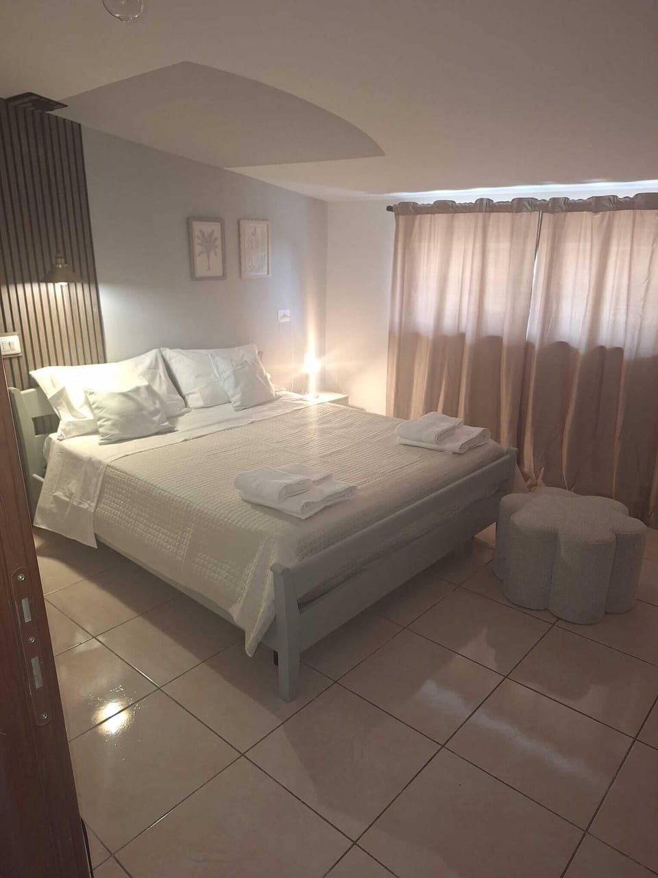 Classic Double Room, Balcony, Hill View | WiFi (free)