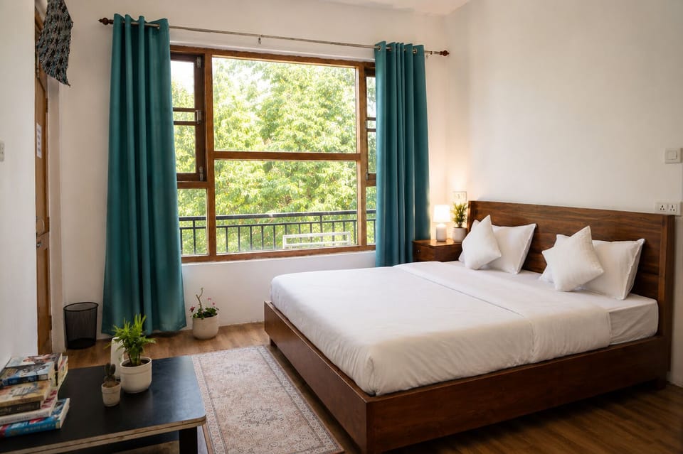 Deluxe Double Room, Balcony, Hill View | WiFi (free)