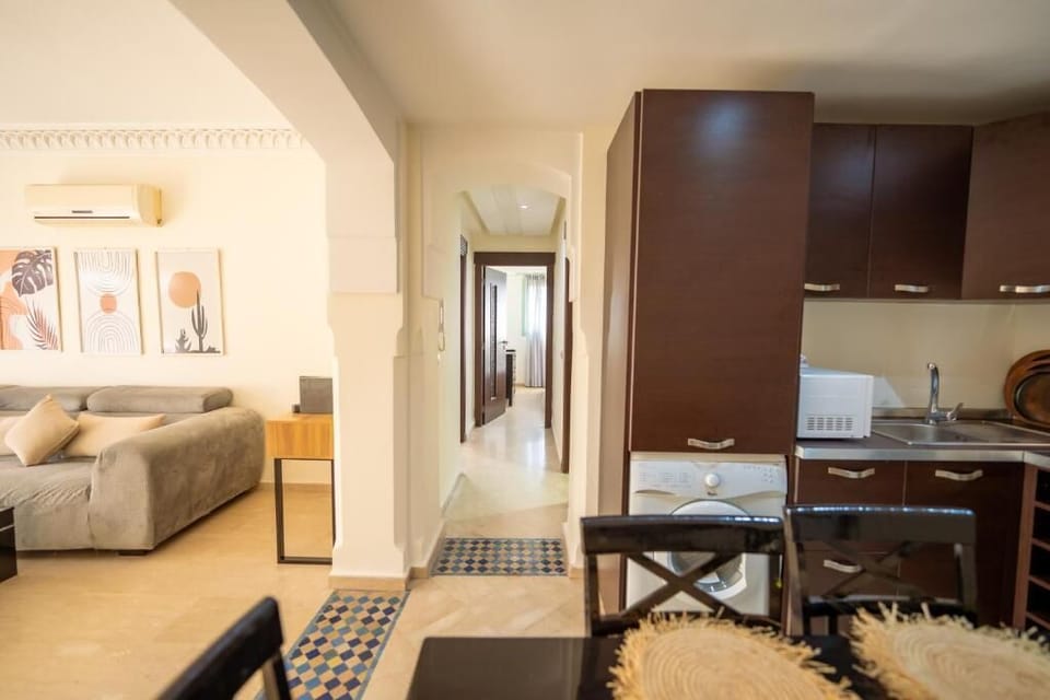 Apartment, Balcony, City View | Interior