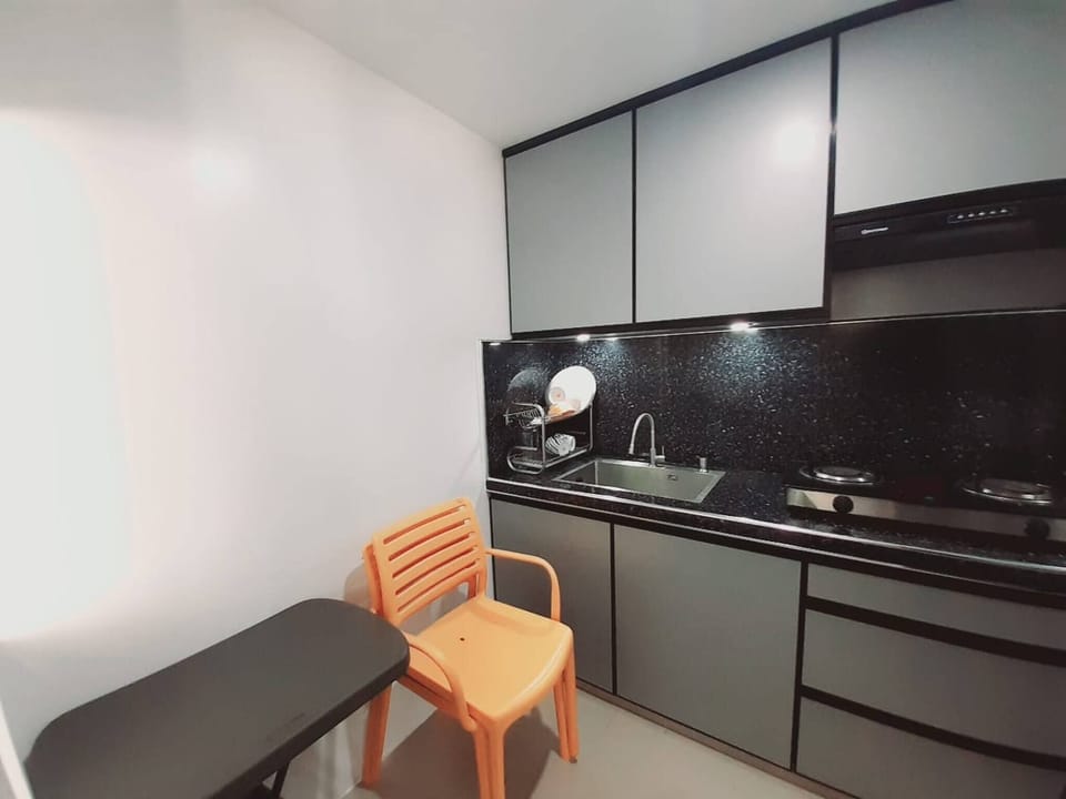 Apartment, 2 Bedrooms, Accessible, Smoking | Interior