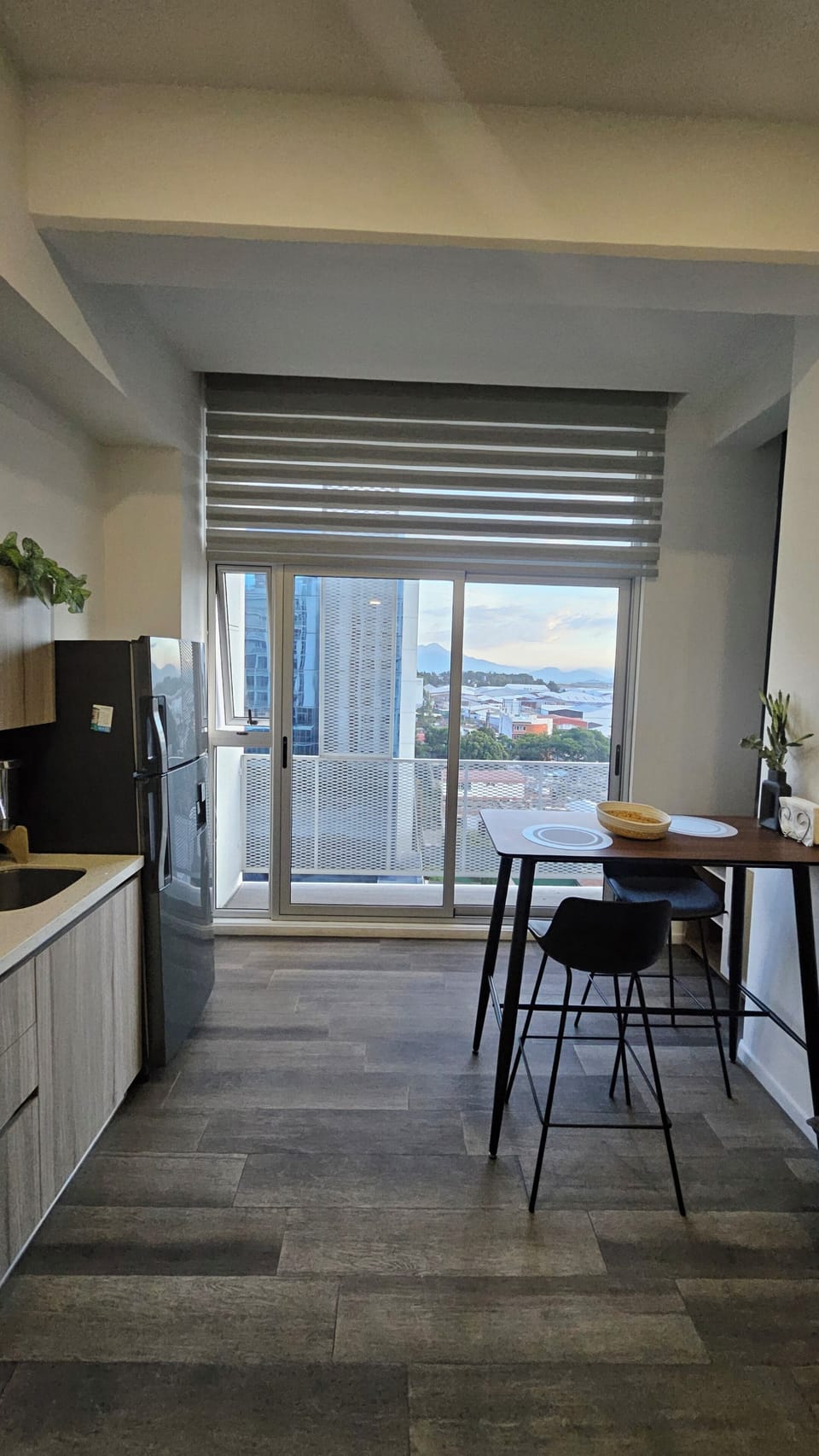 Iron/ironing board, WiFi (free)