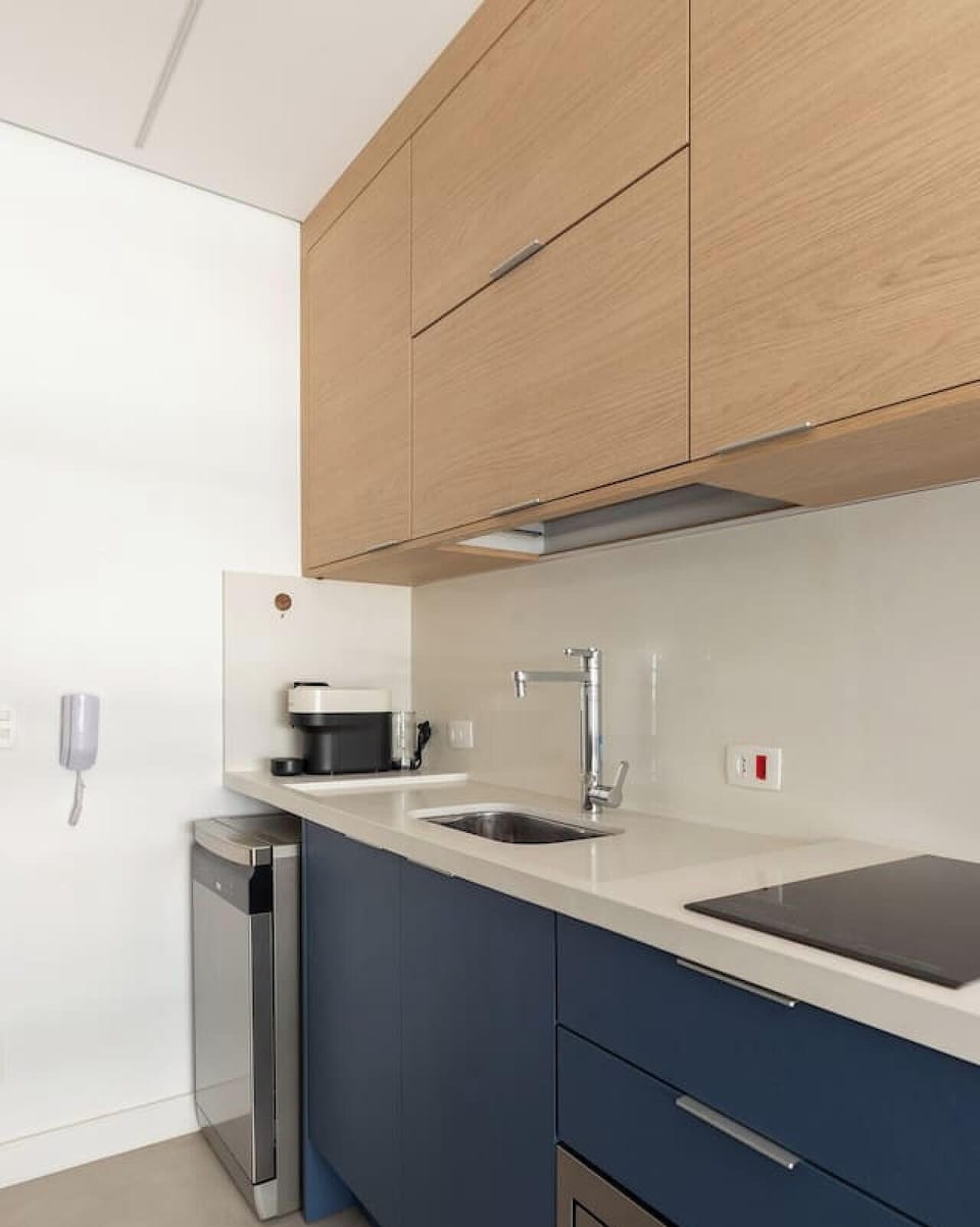 Comfort Studio, City View | Private kitchen