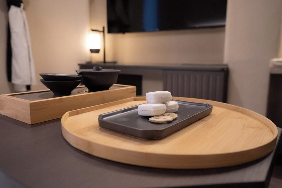 Double Room | Television