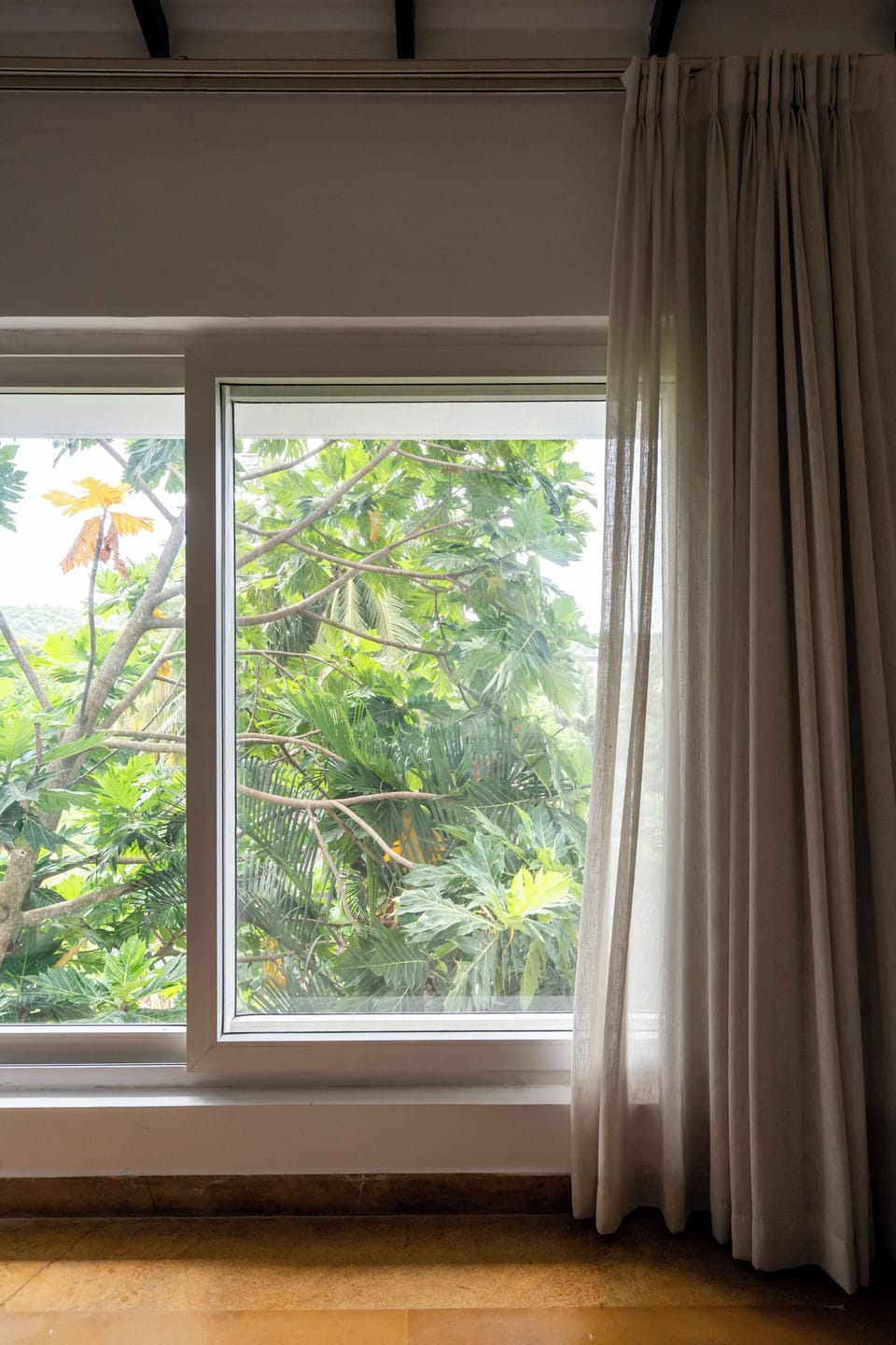 Comfort Villa, 4 Bedrooms, Kitchen, Pool View | Interior