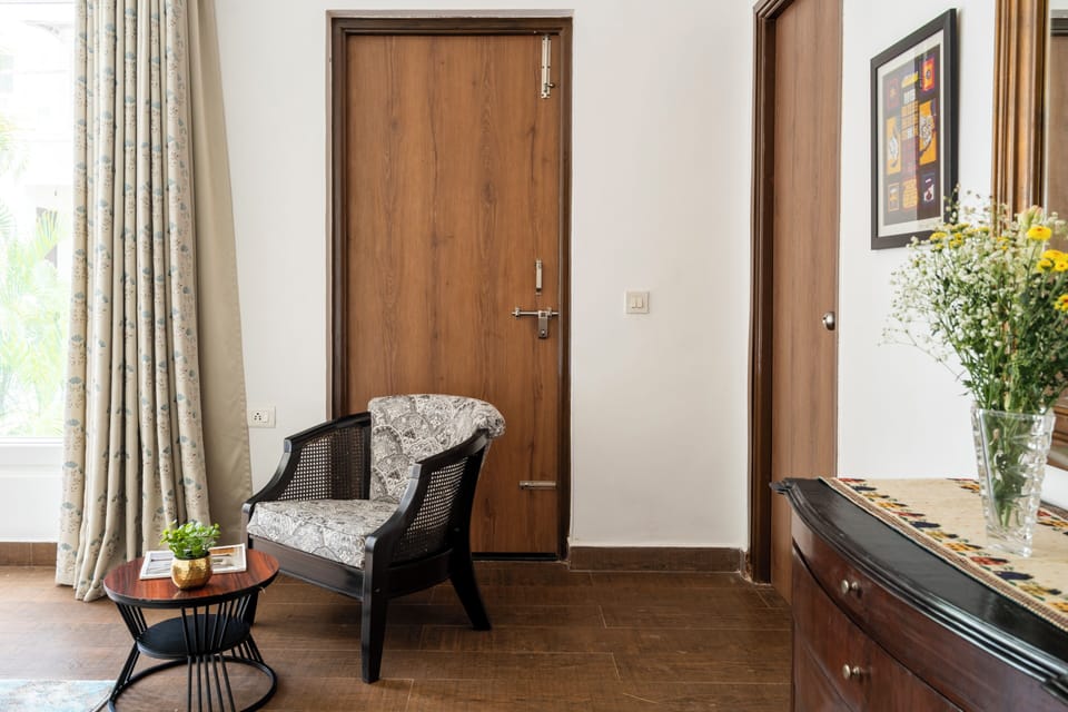 Comfort Villa, 4 Bedrooms, Kitchen, Pool View | Interior