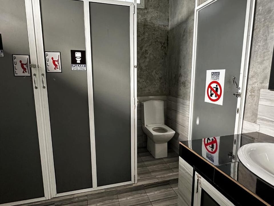 Shared Dormitory | Bathroom
