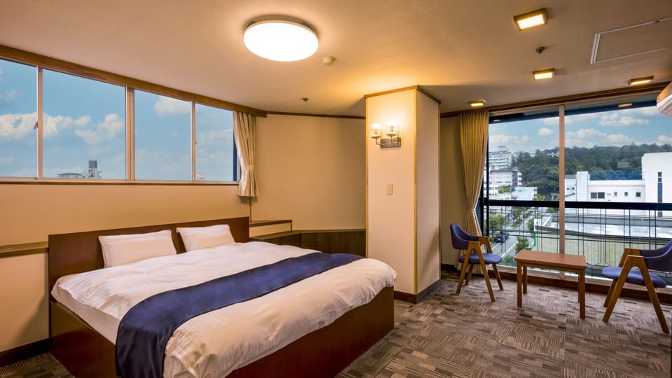 Superior Japanese-Western style room with bath,Non-Smoking | In-room safe, desk, iron/ironing board (on request), WiFi (free)