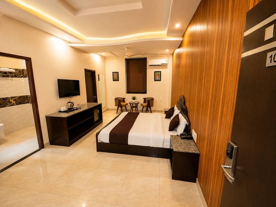Superior Double Room | Desk, WiFi (free)