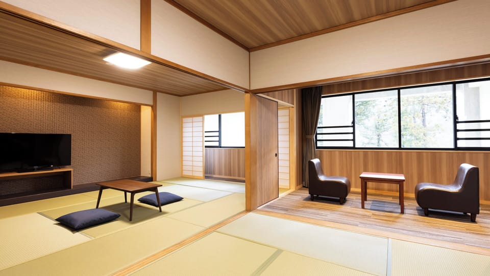 Superior Japanese-Style-Room - Indoor Bath - Non-Smoking | In-room safe, desk, WiFi (free), bed sheets
