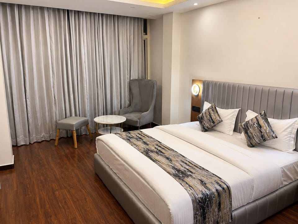 Basic Double Room | Laptop workspace, WiFi (free)
