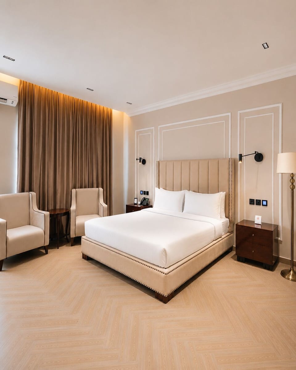 Standard Room | In-room safe, desk, laptop workspace, iron/ironing board