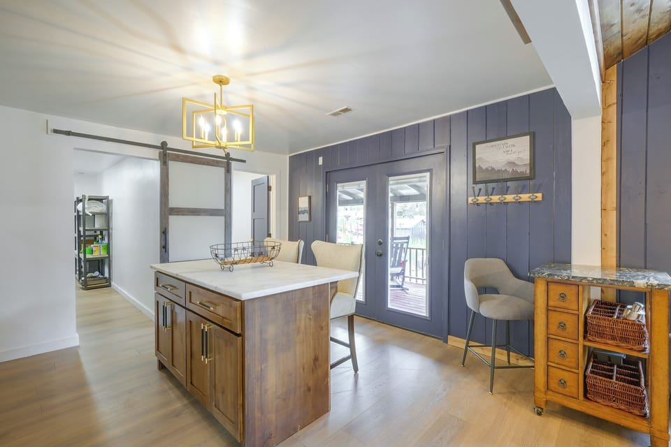 House (5 Bedrooms) | Interior
