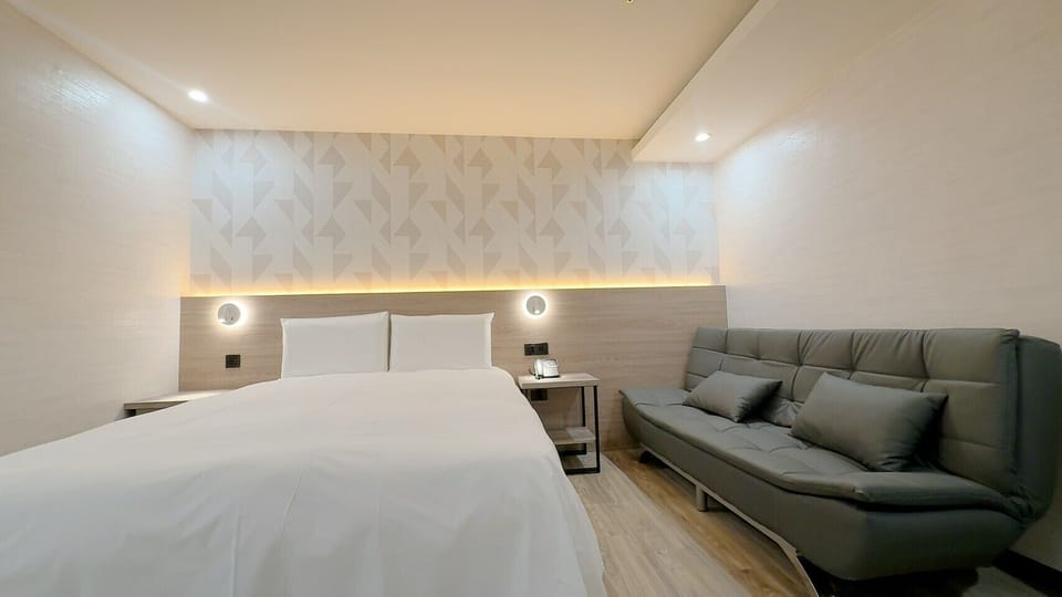 Deluxe Double Room | Desk, laptop workspace, WiFi (free)
