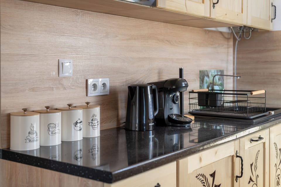 Apartment, Balcony, Mountain View | Private kitchenette