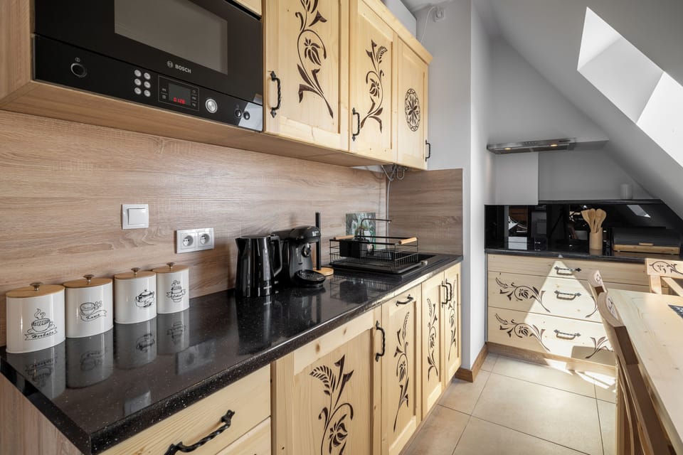 Apartment, Balcony, Mountain View | Private kitchenette