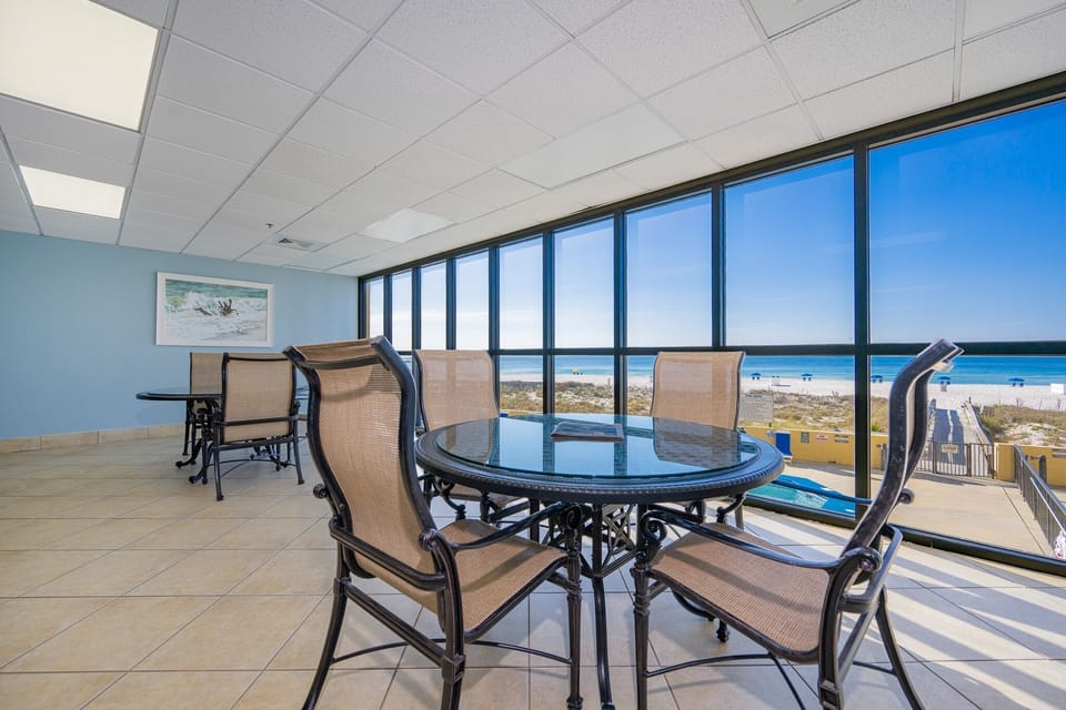 Condo, 1 Bedroom | Dining