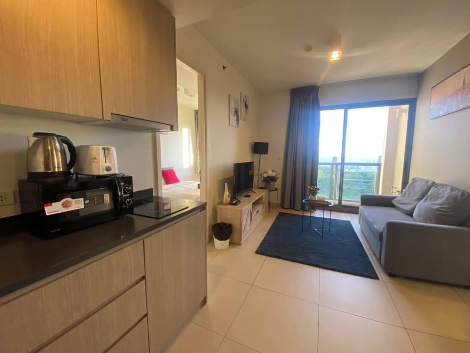 Apartment, 2 Bedrooms, Accessible, Smoking | Interior