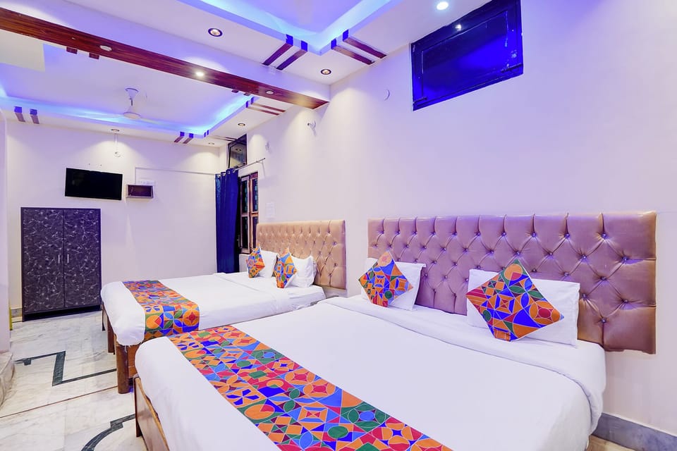 Family Room | Egyptian cotton sheets, premium bedding, in-room safe, desk