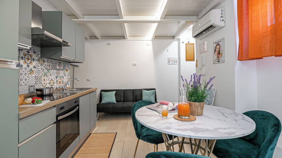 Apartment (1 Bedroom) | Private kitchen | Espresso maker, microwave, oven, stovetop