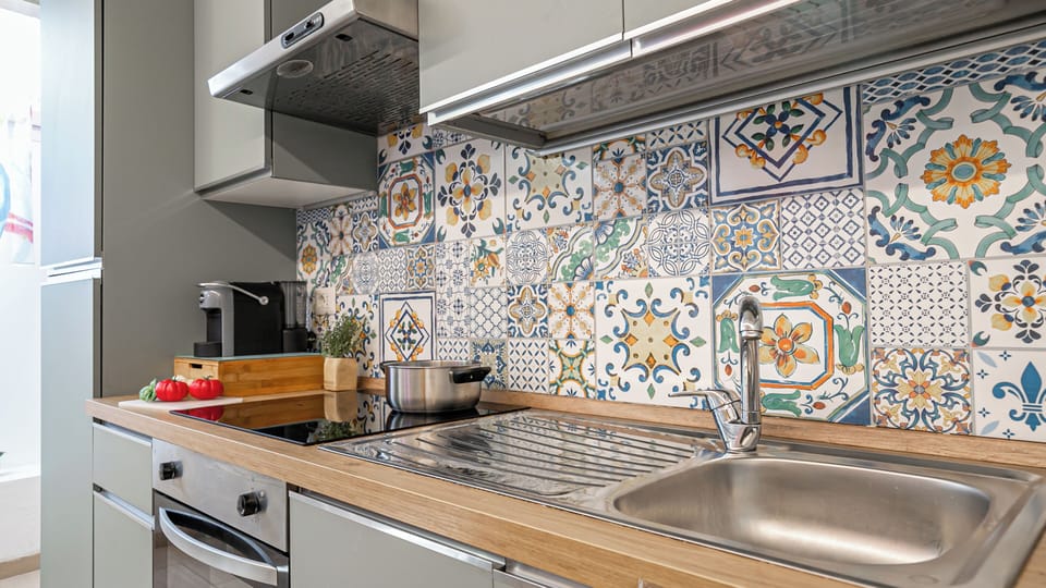 Apartment (1 Bedroom) | Private kitchen | Espresso maker, microwave, oven, stovetop
