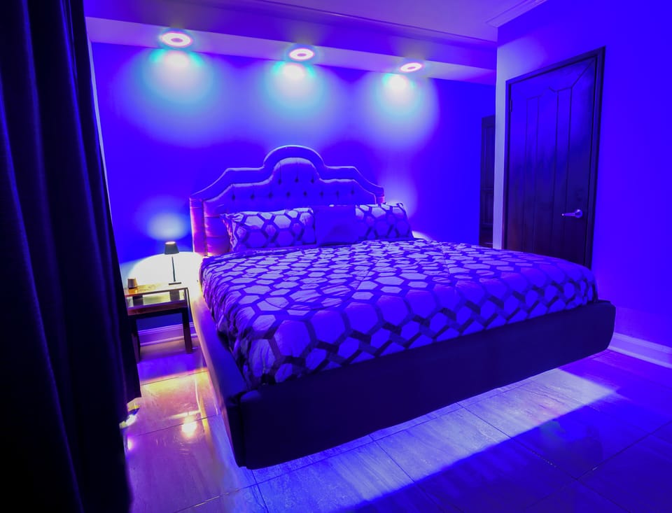 Comfort Single Room, Pool View | Pillowtop beds, blackout drapes, iron/ironing board, WiFi (free)