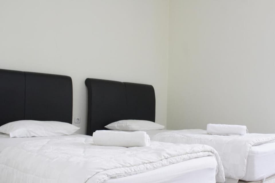Twin Room | Desk, laptop workspace, WiFi (free)