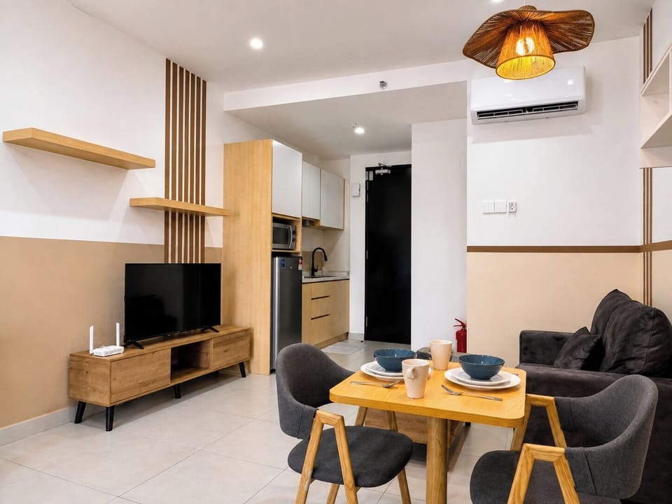 Studio, Balcony, City View | Living area