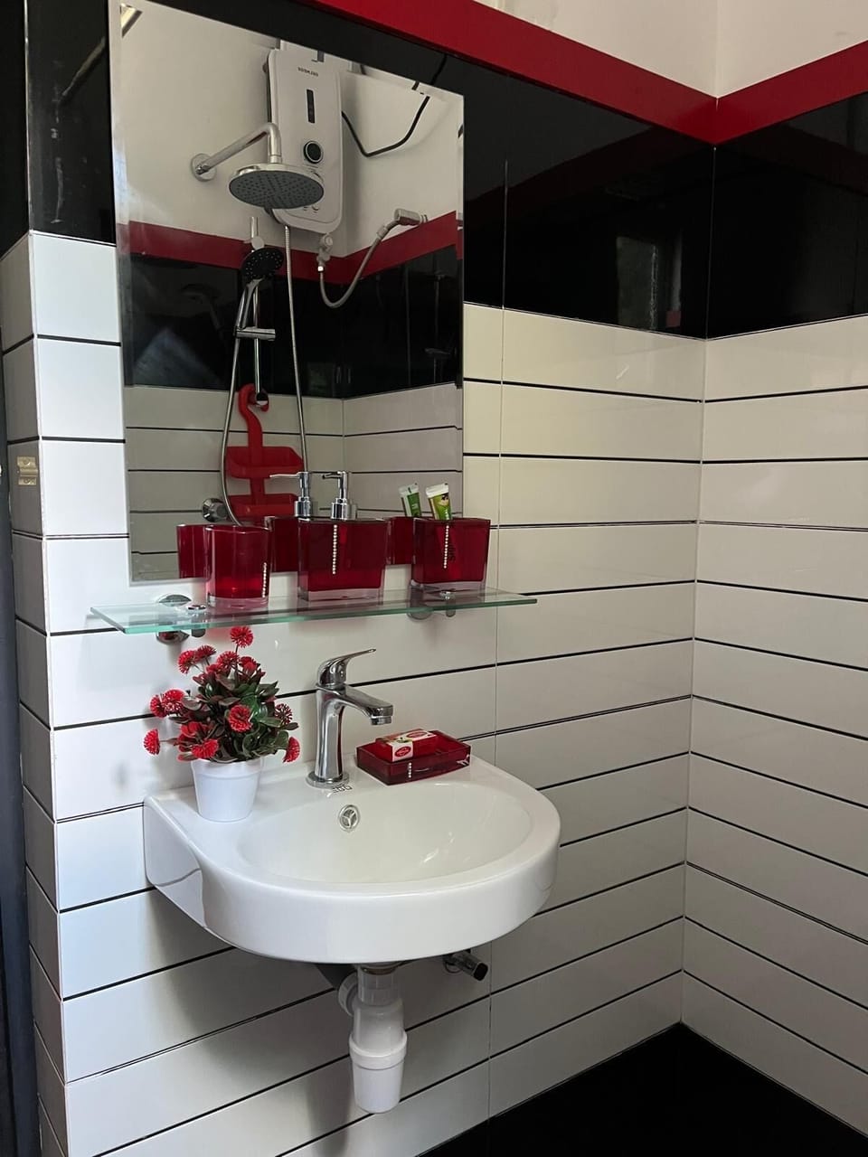 Family Double Room, Garden View | Bathroom | Shower, towels, soap, toilet paper