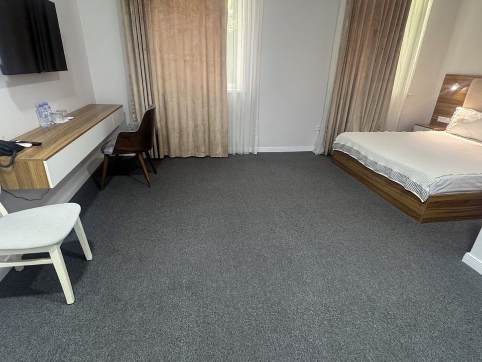 Comfort Double Room | Desk, laptop workspace