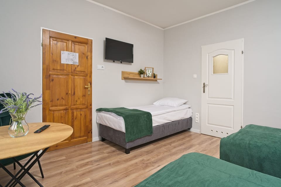 Triple Room | Iron/ironing board (on request), WiFi (free)