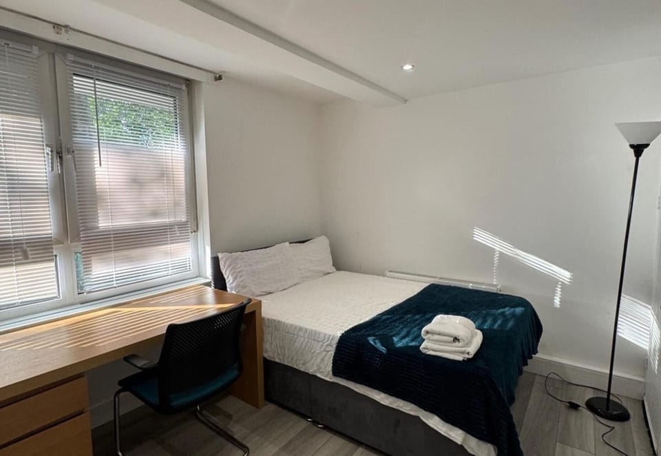 4 bedrooms, iron/ironing board, WiFi (free), bed sheets