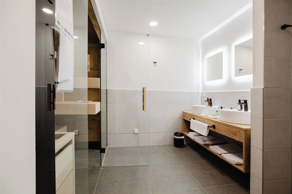 Deluxe Suite | Bathroom