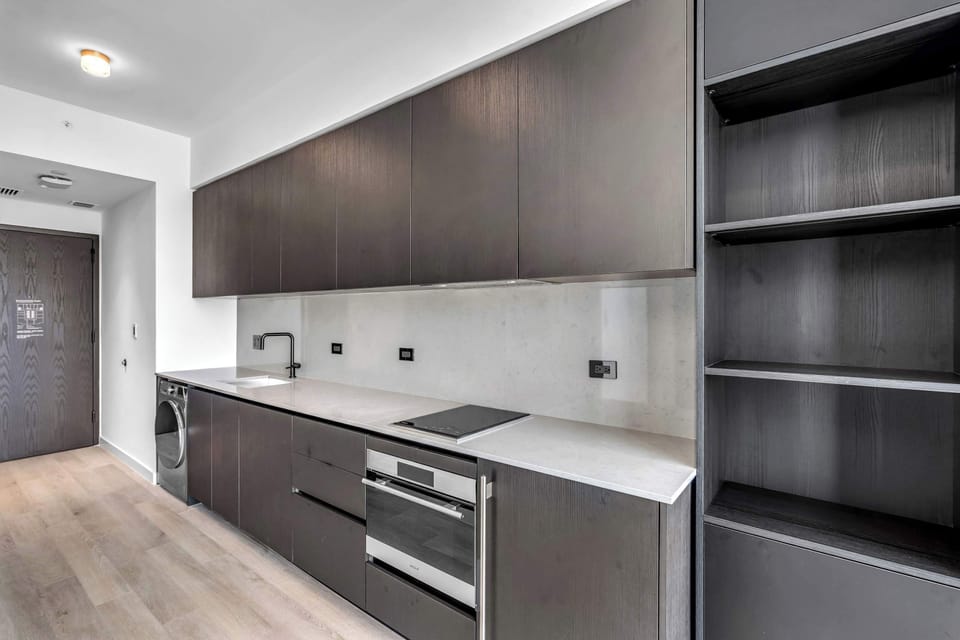 Studio, 1 King Bed, Kitchen, City View (Highrise Condo) | Private kitchen