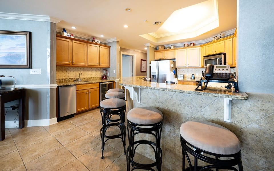Condo, 3 Bedrooms | Private kitchen | Coffee/tea maker, fridge, oven