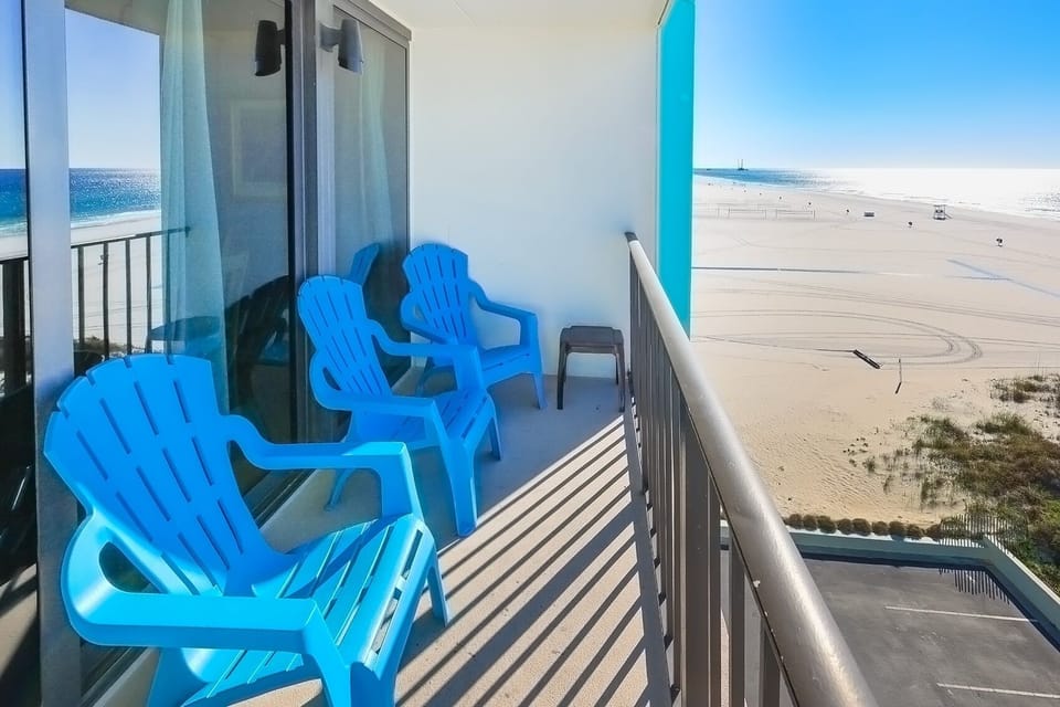 Condo, 2 Bedrooms | Property grounds