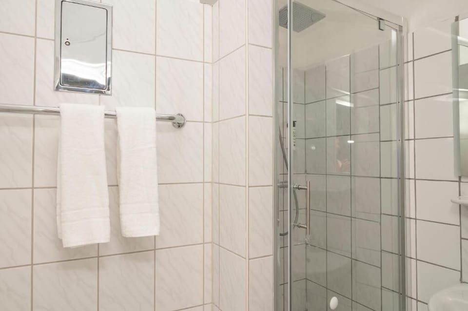 Family Studio | Bathroom