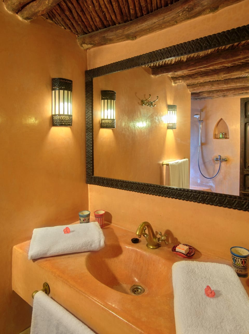 Family Suite | Bathroom | Shower, designer toiletries, hair dryer, bathrobes