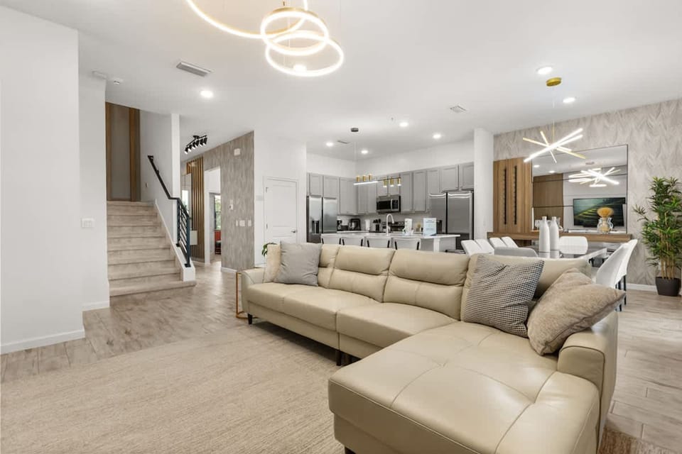 House | 8 bedrooms, high-speed internet