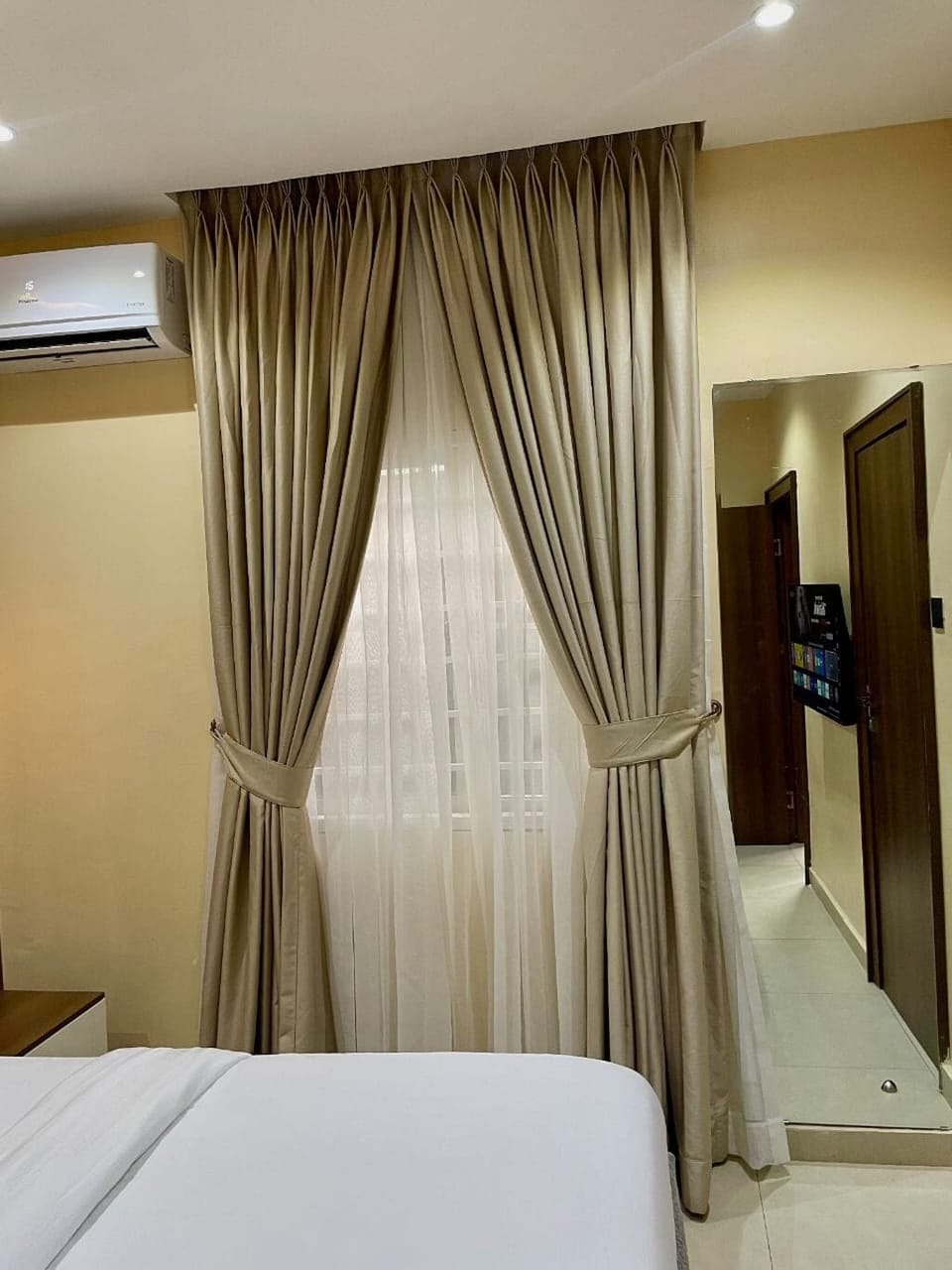 Deluxe Room | Desk, laptop workspace, WiFi (free)
